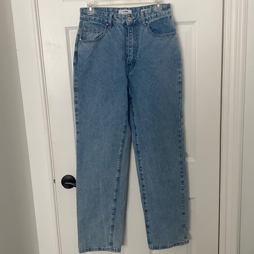 Cotton On Baggy Straight Leg Jeans. Light wash color. size 4 US.